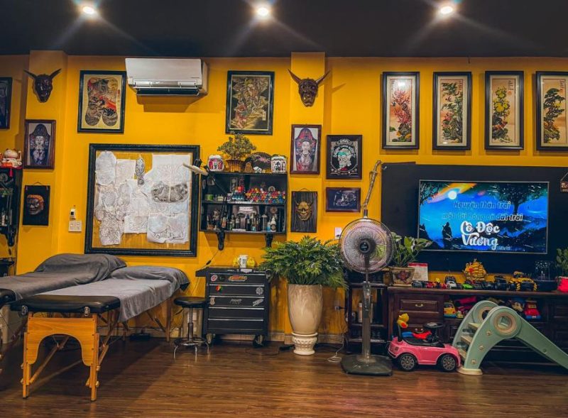 Không gian làm việc ở Studio Xăm 7INK