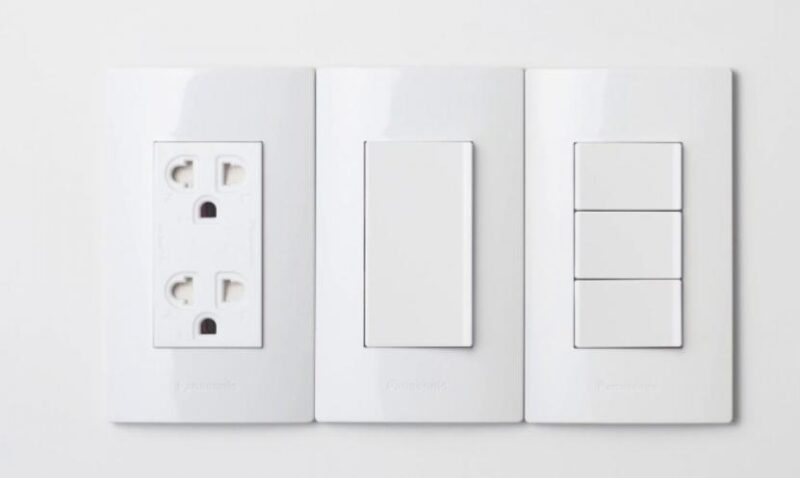 Công tắc và ổ cắm điện