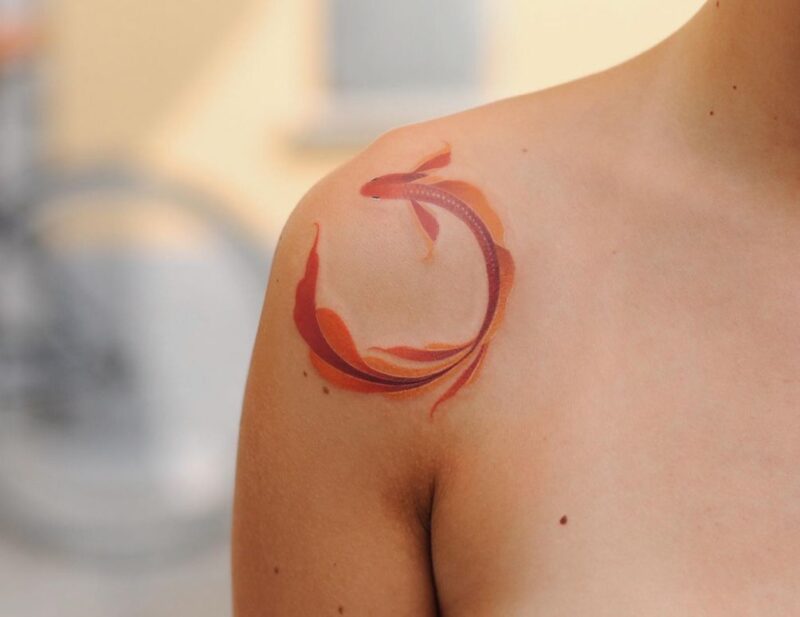 Hình xăm cá trên vai 